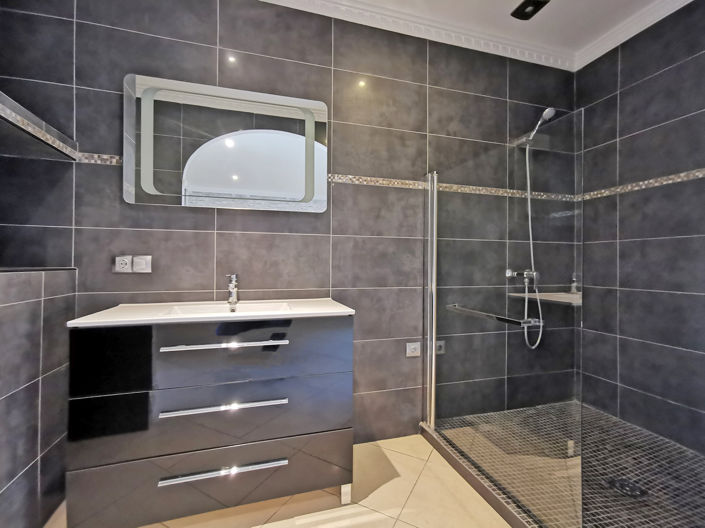 Image No.28-9 Bed Villa for sale