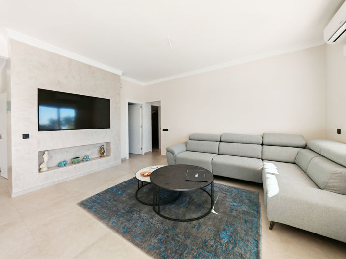 Image No.6-9 Bed Villa for sale