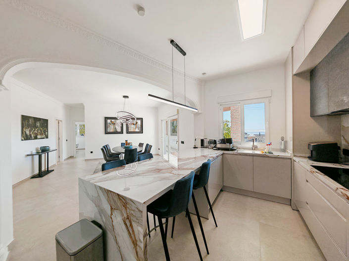 Image No.7-9 Bed Villa for sale