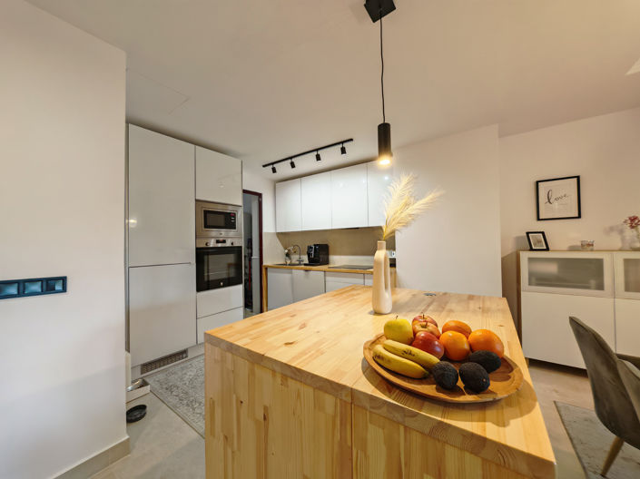 Image No.4-2 Bed Property for sale