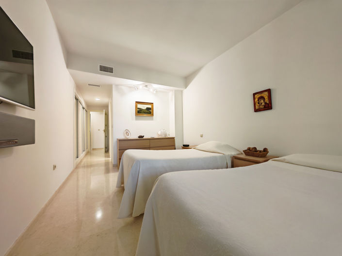 Image No.9-2 Bed Property for sale