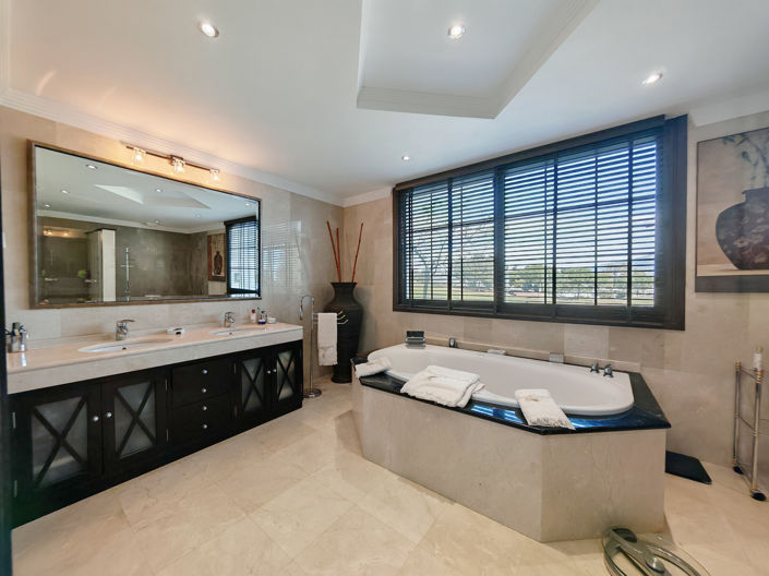 Image No.17-4 Bed Villa for sale