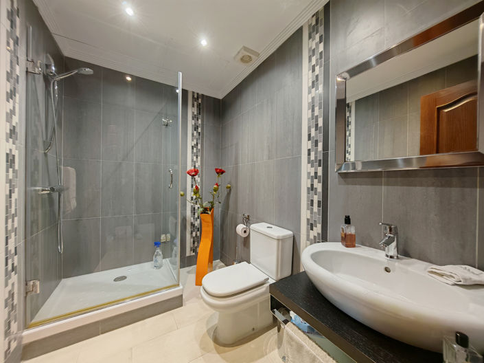 Image No.28-4 Bed Villa for sale