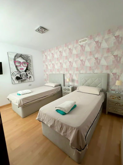 Image No.9-2 Bed Property for sale