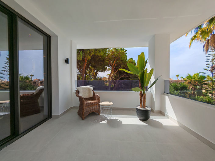 Image No.13-8 Bed Villa for sale