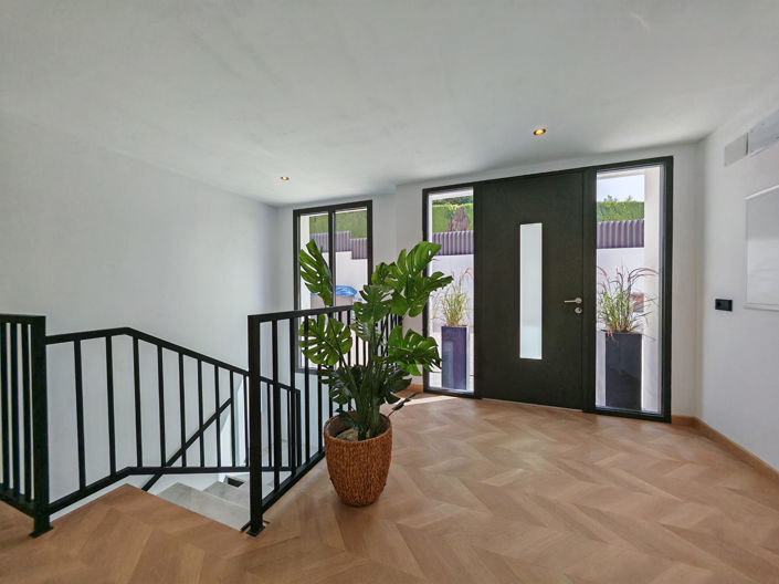 Image No.19-8 Bed Villa for sale