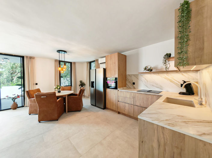 Image No.20-8 Bed Villa for sale
