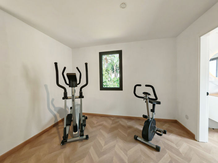 Image No.25-8 Bed Villa for sale