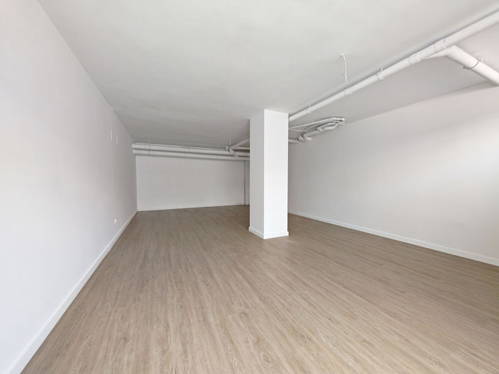 Image No.11-2 Bed Property for sale