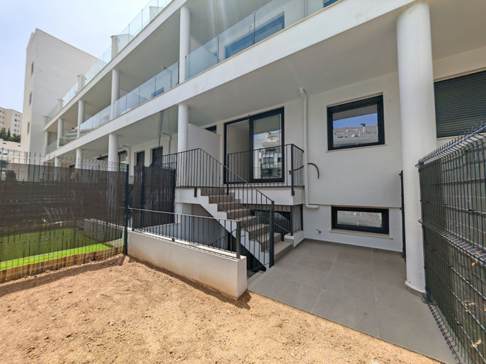 Image No.13-2 Bed Property for sale