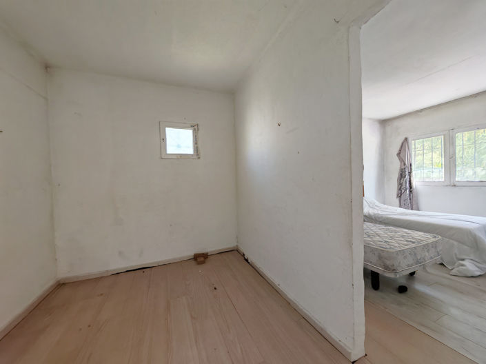 Image No.14-2 Bed Villa for sale