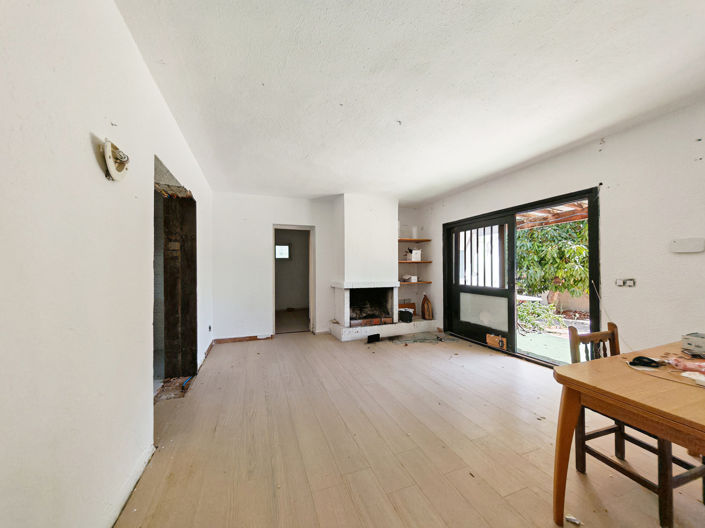 Image No.8-2 Bed Villa for sale