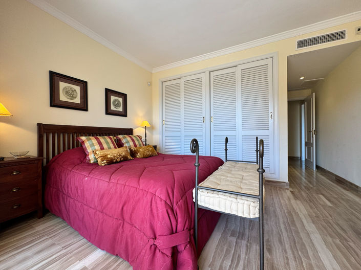 Image No.10-3 Bed Apartment for sale