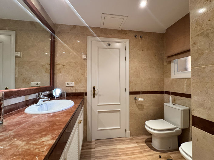 Image No.13-3 Bed Apartment for sale