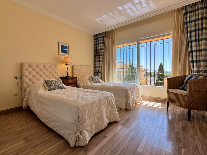 Image No.17-3 Bed Apartment for sale