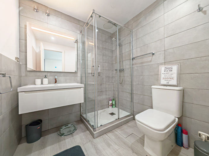 Image No.18-4 Bed Townhouse for sale