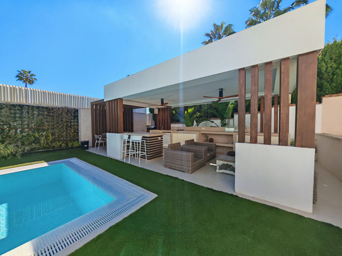 Image No.26-4 Bed Villa for sale