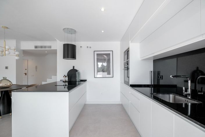 Image No.8-3 Bed Apartment for sale