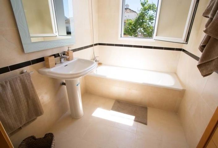 Image No.8-2 Bed Apartment for sale