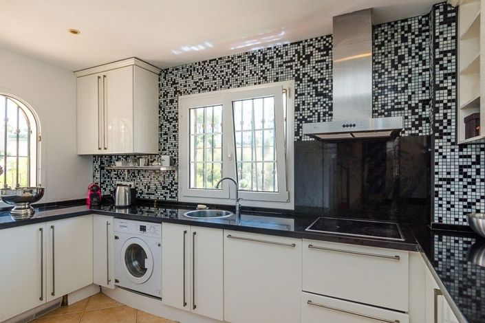 Image No.10-4 Bed Villa for sale