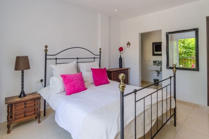 Image No.14-4 Bed Villa for sale