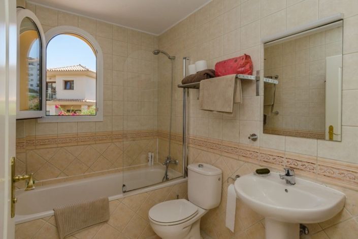 Image No.27-4 Bed Villa for sale