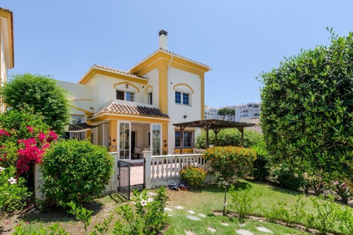 Image No.3-4 Bed Villa for sale