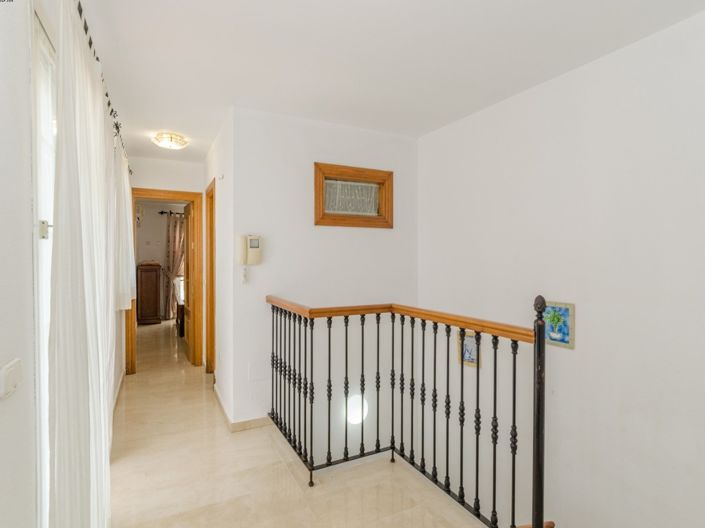 Image No.12-3 Bed Villa for sale