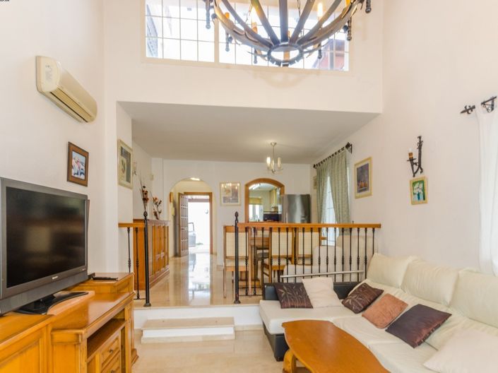 Image No.3-3 Bed Villa for sale