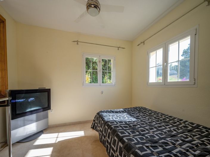 Image No.18-4 Bed Townhouse for sale