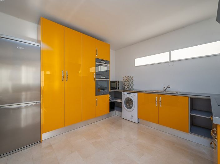 Image No.21-4 Bed Townhouse for sale