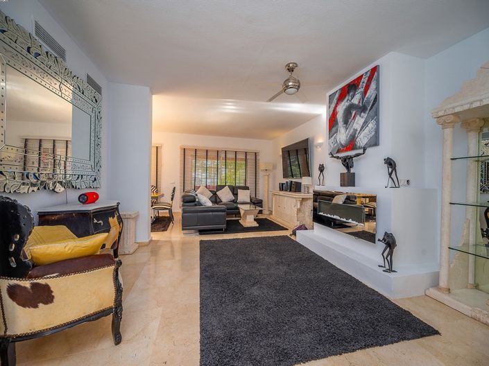 Image No.4-4 Bed Townhouse for sale