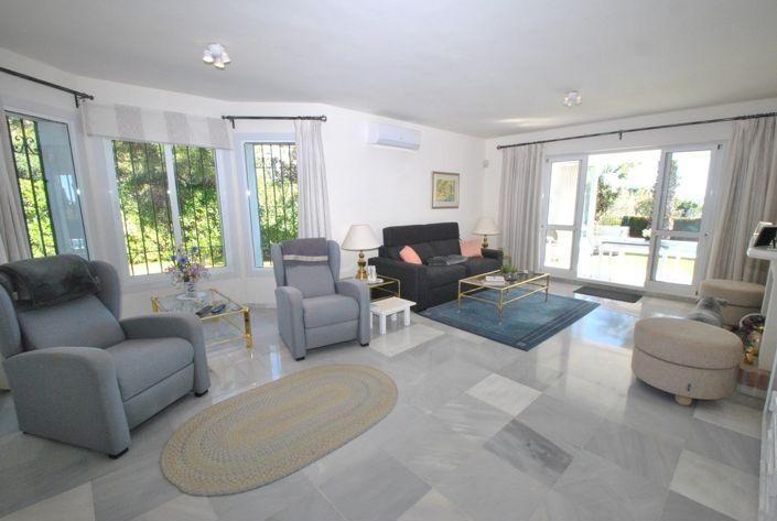 Image No.3-3 Bed Villa for sale