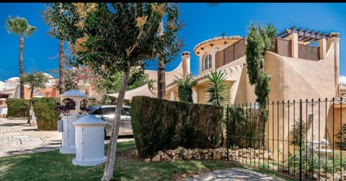 Image No.13-3 Bed Townhouse for sale