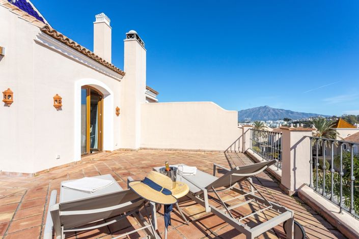 Image No.15-4 Bed Townhouse for sale