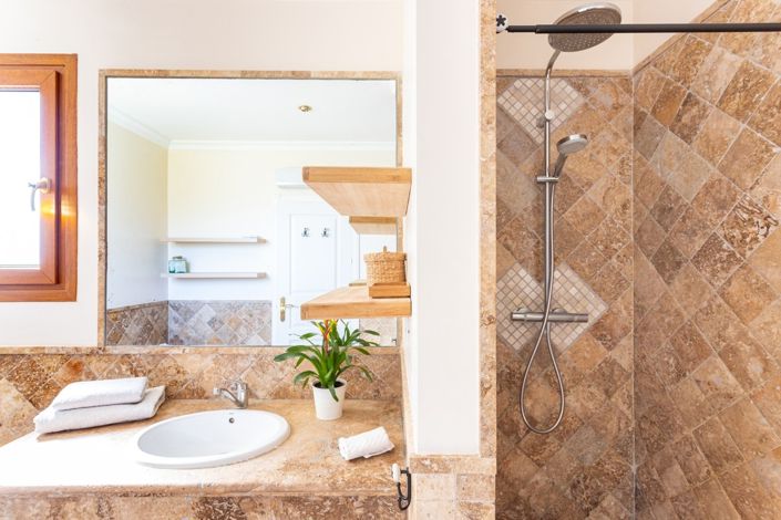 Image No.28-4 Bed Townhouse for sale