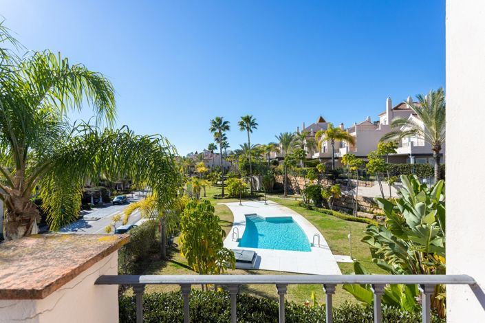 Image No.30-4 Bed Townhouse for sale