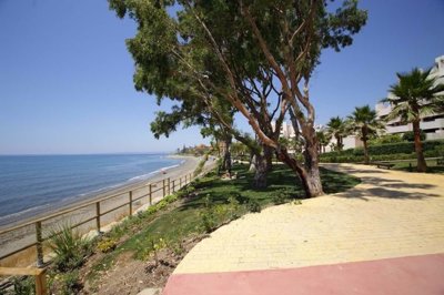 1447-303170-78d1f4f8b6655591b02d22fabb36a692d