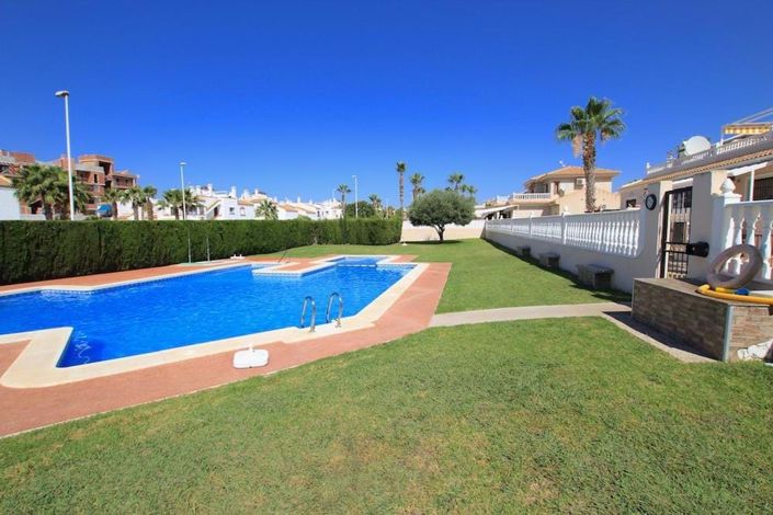 Image No.2-3 Bed Villa for sale