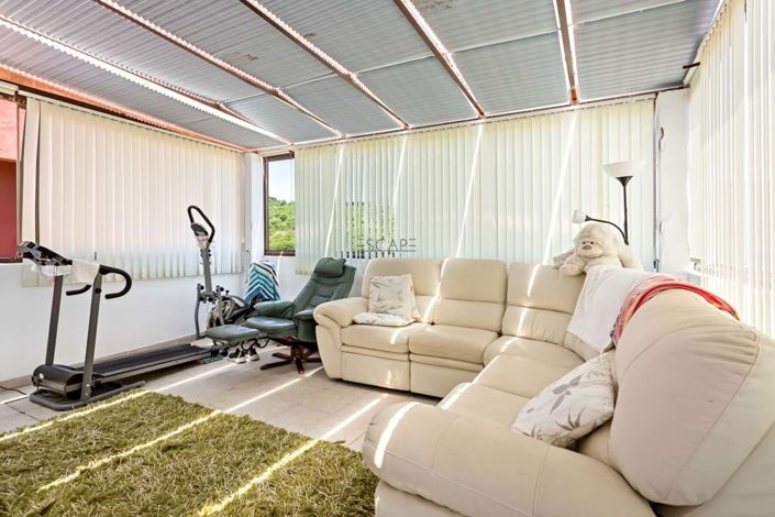 Image No.21-3 Bed Apartment for sale