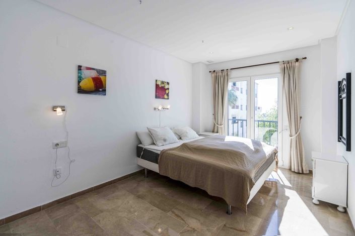 Image No.12-3 Bed Apartment for sale