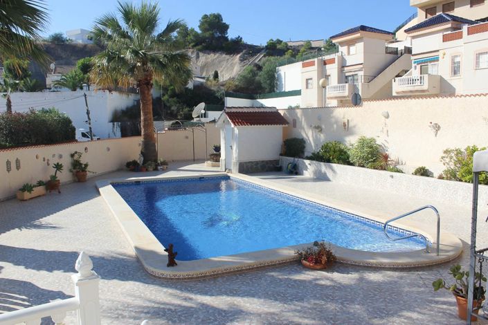 Image No.2-4 Bed Villa for sale