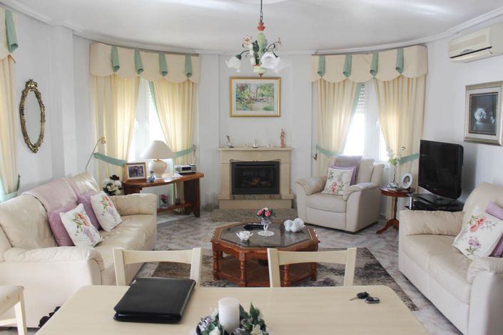 Image No.7-4 Bed Villa for sale