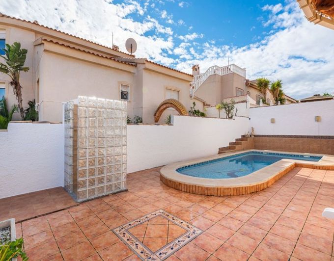 Image No.3-3 Bed Villa for sale