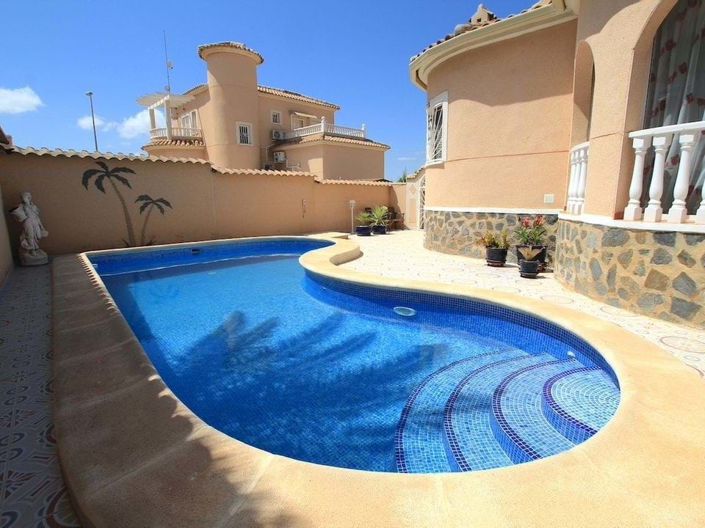 Image No.3-3 Bed Villa for sale