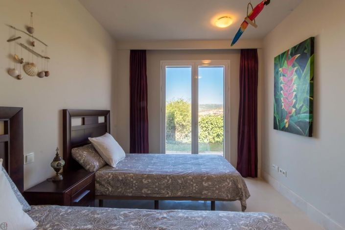 Image No.24-3 Bed Apartment for sale