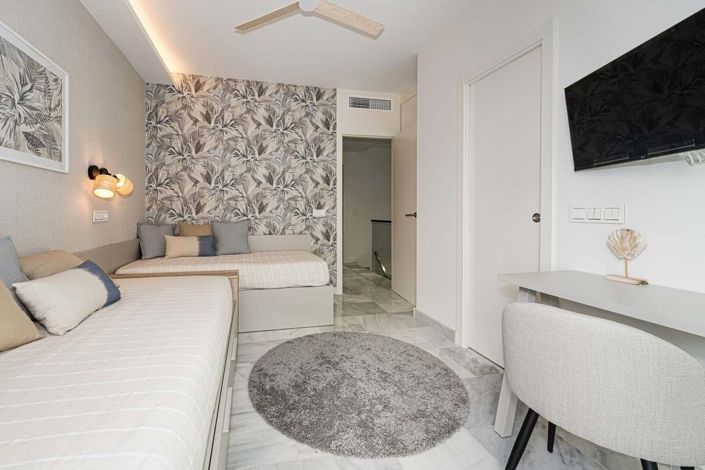 Image No.19-2 Bed Property for sale