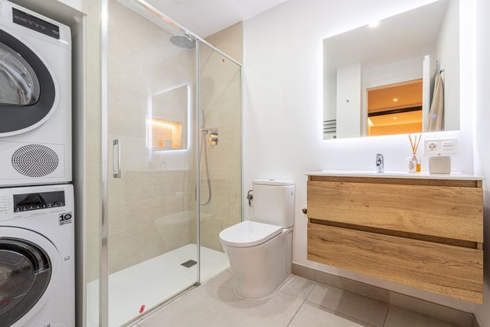 Image No.26-4 Bed Semi-Detached for sale