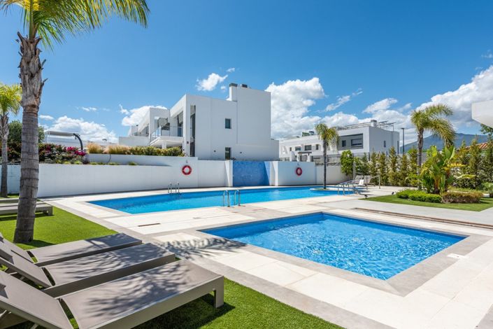 Image No.28-4 Bed Semi-Detached for sale