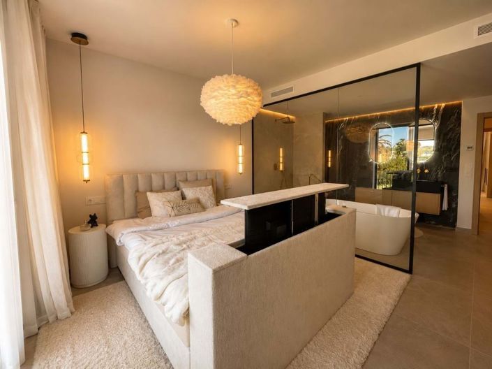 Image No.14-4 Bed Townhouse for sale